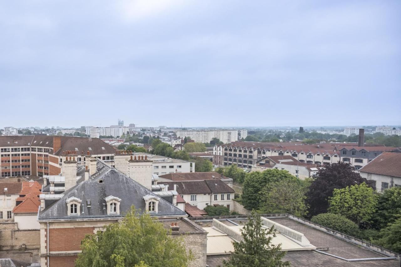 Apartament Evasion Urbaine - Vue Panoramique - Proche Gare Troyes Zewnętrze zdjęcie